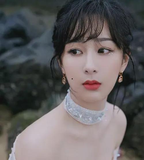 最新爆料杨紫的电视剧,古装传奇，情感纠葛，揭秘神秘家族之谜